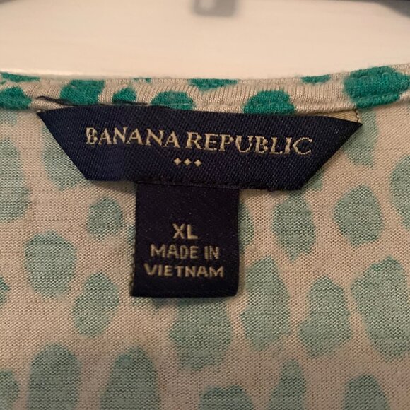 Banana Republic XL Tee w/ Green Spots - Picture 4 of 6